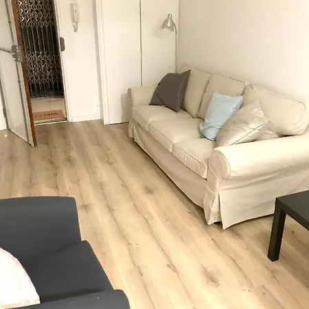 With 5 Bedrooms In With Wonderful City View Furnished Balcony And Wifi 8 Km From The Beach * Lisboa