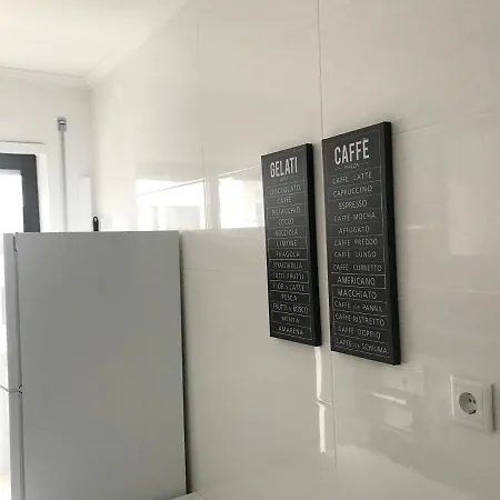 With 5 Bedrooms In With Wonderful City View Furnished Balcony And Wifi 8 Km From The Beach * Lisbon