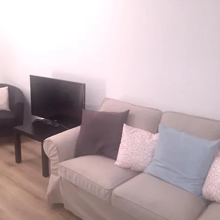 With 5 Bedrooms In With Wonderful City View Furnished Balcony And Wifi 8 Km From The Beach Apartamento Lisboa
