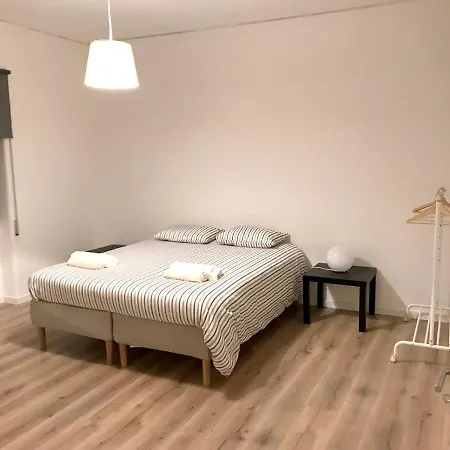 With 5 Bedrooms In With Wonderful City View Furnished Balcony And Wifi 8 Km From The Beach * Lisboa
